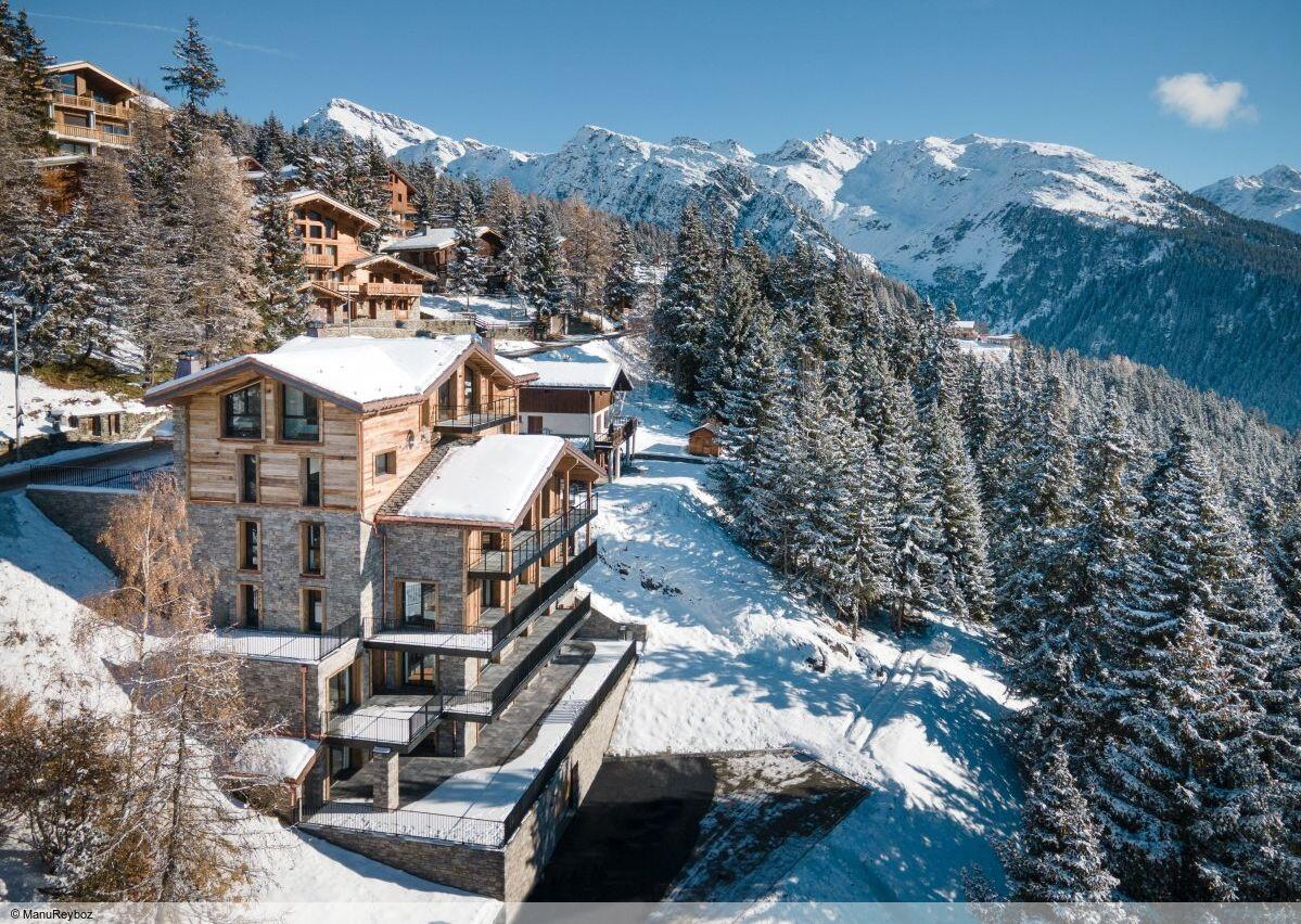 DECATHLON TRAVEL picture