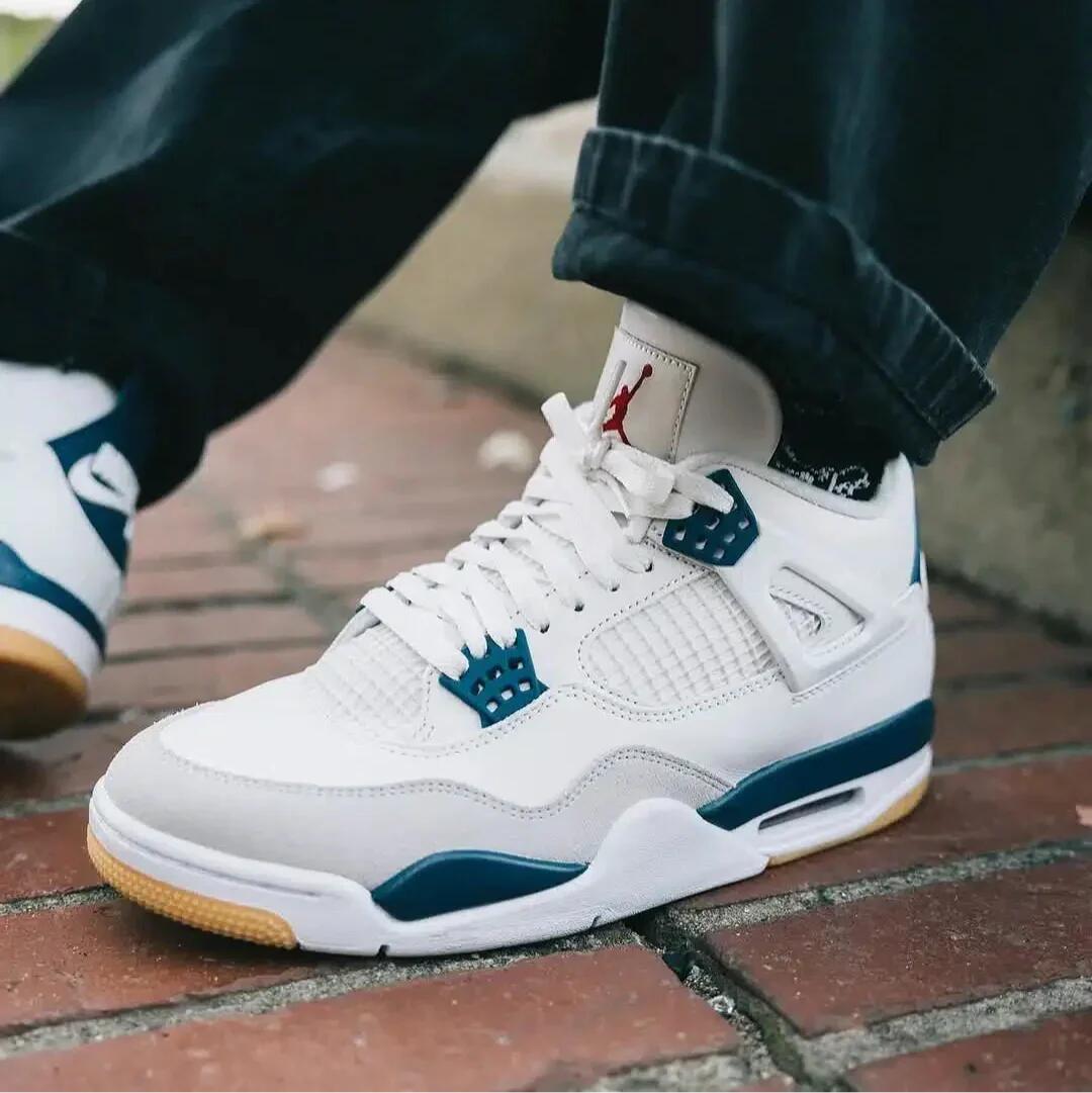 Jordan 4 Retro SB Navy 4/7