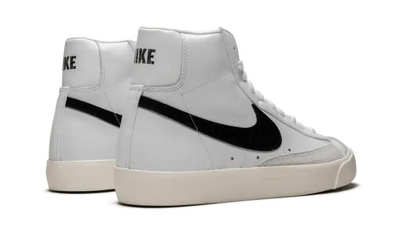 Nike Blazer Mid '77 Vintage White Black 3/4