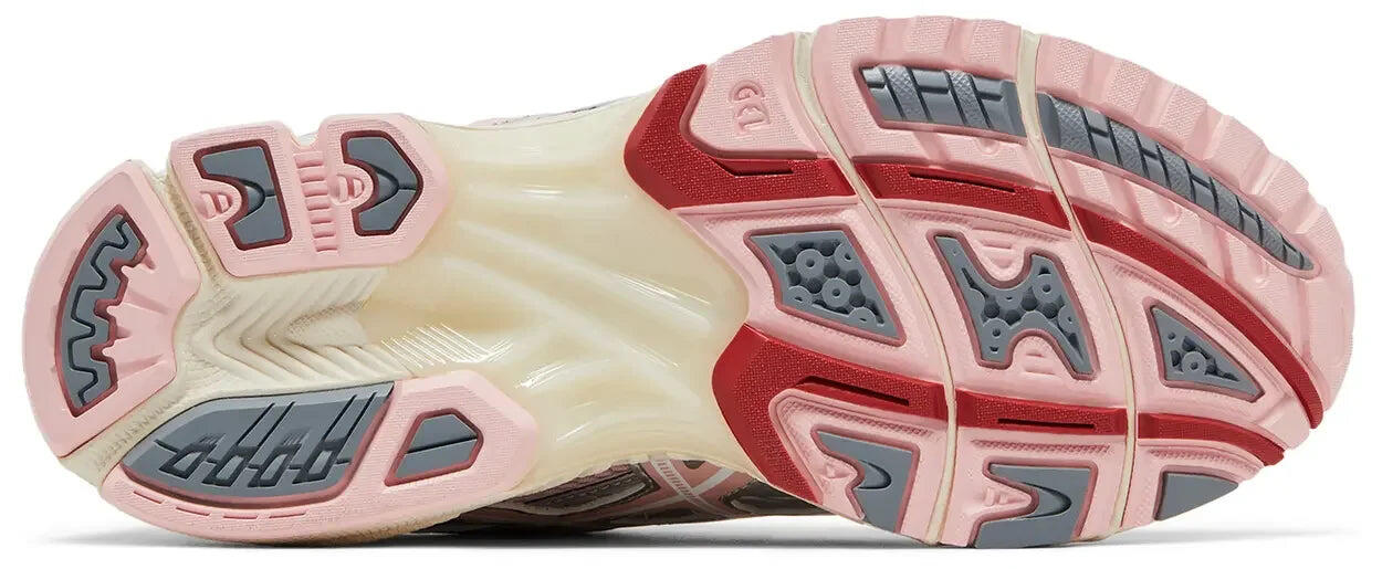 ASICS Gel-Nimbus 10.1 Vandy The Pink x atmos Banana Split Strawberry 3/5