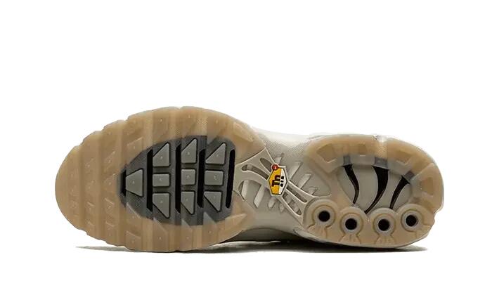 Air Max Plus A-COLD-WALL Platinum Tint 4/4