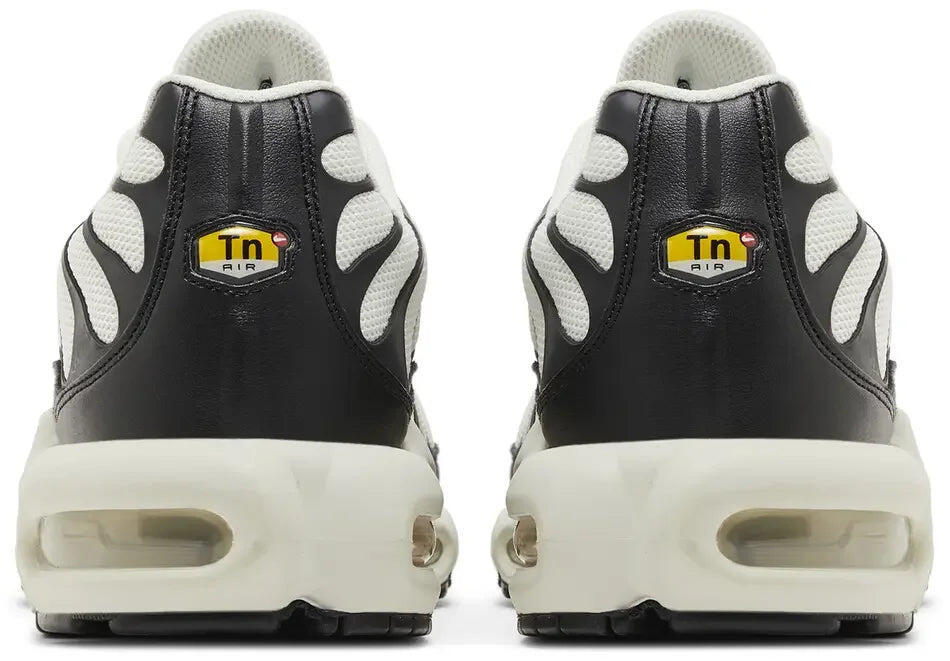 Nike Air Max Plus Panda 4/5