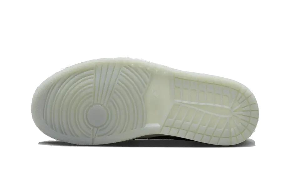 Jordan 1 Retro Low OG Year of the Dragon (2024) 3/4
