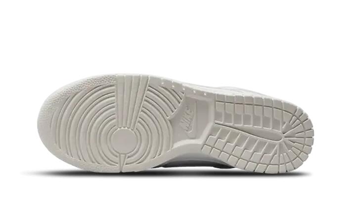 Nike Dunk Low Yellow Heart (W) 3/3