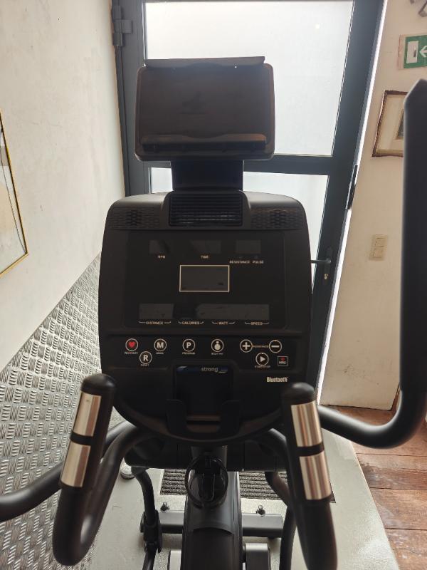 Entre Particuliers - CardioStrong FX80 elliptical cross trainer vélo el 5/7
