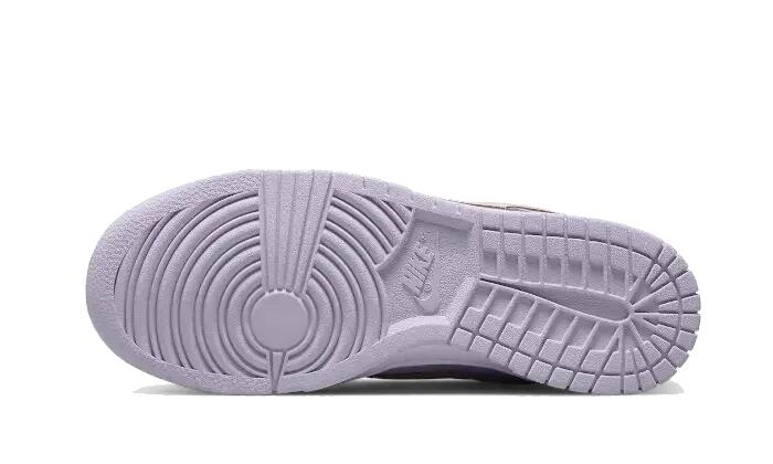 Nike Dunk Low Easter (2022) (W) 3/4