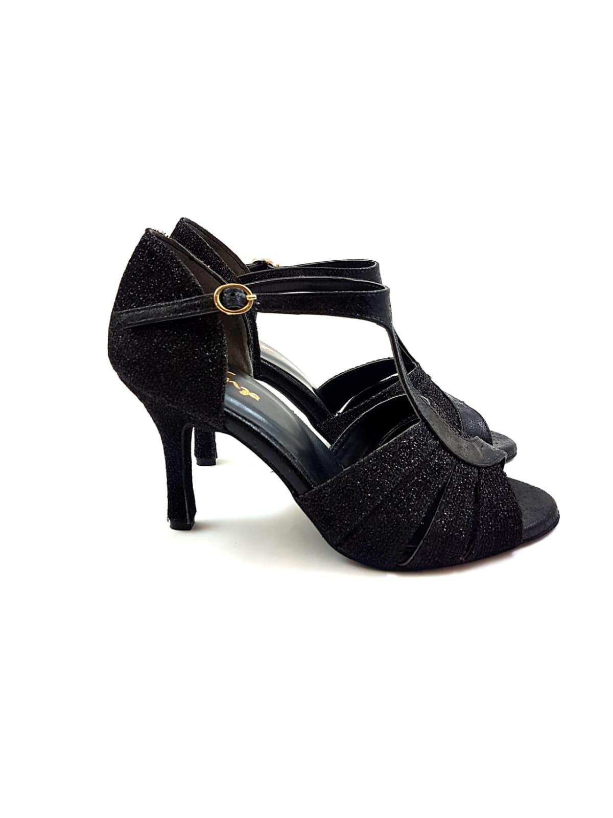 DANCING QUEENS picture