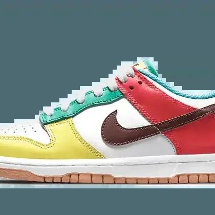 Unisex - Basketball - Shoes - Low-cut, Printed Dunk Low SE - White/Multicolor
