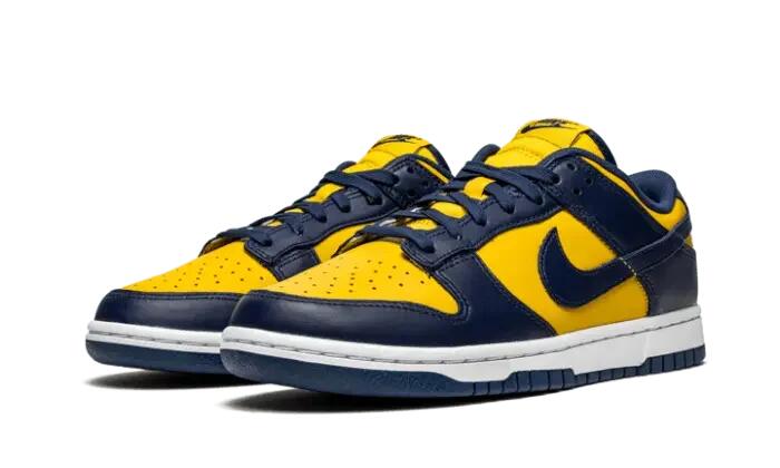 Nike Dunk Low Michigan (2021) 2/4