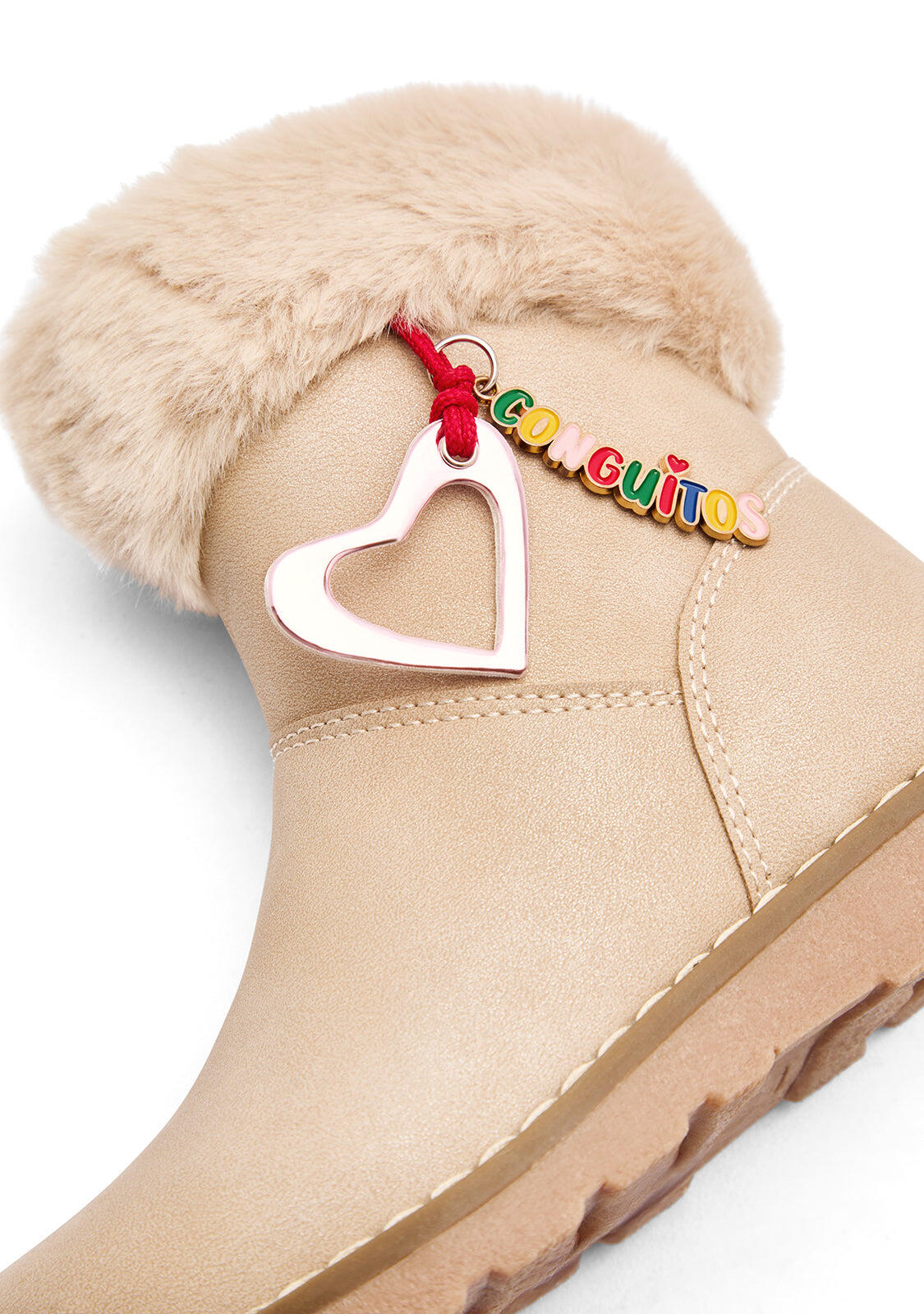 Botas de niña con forro interior detalle charm corazón 3/4