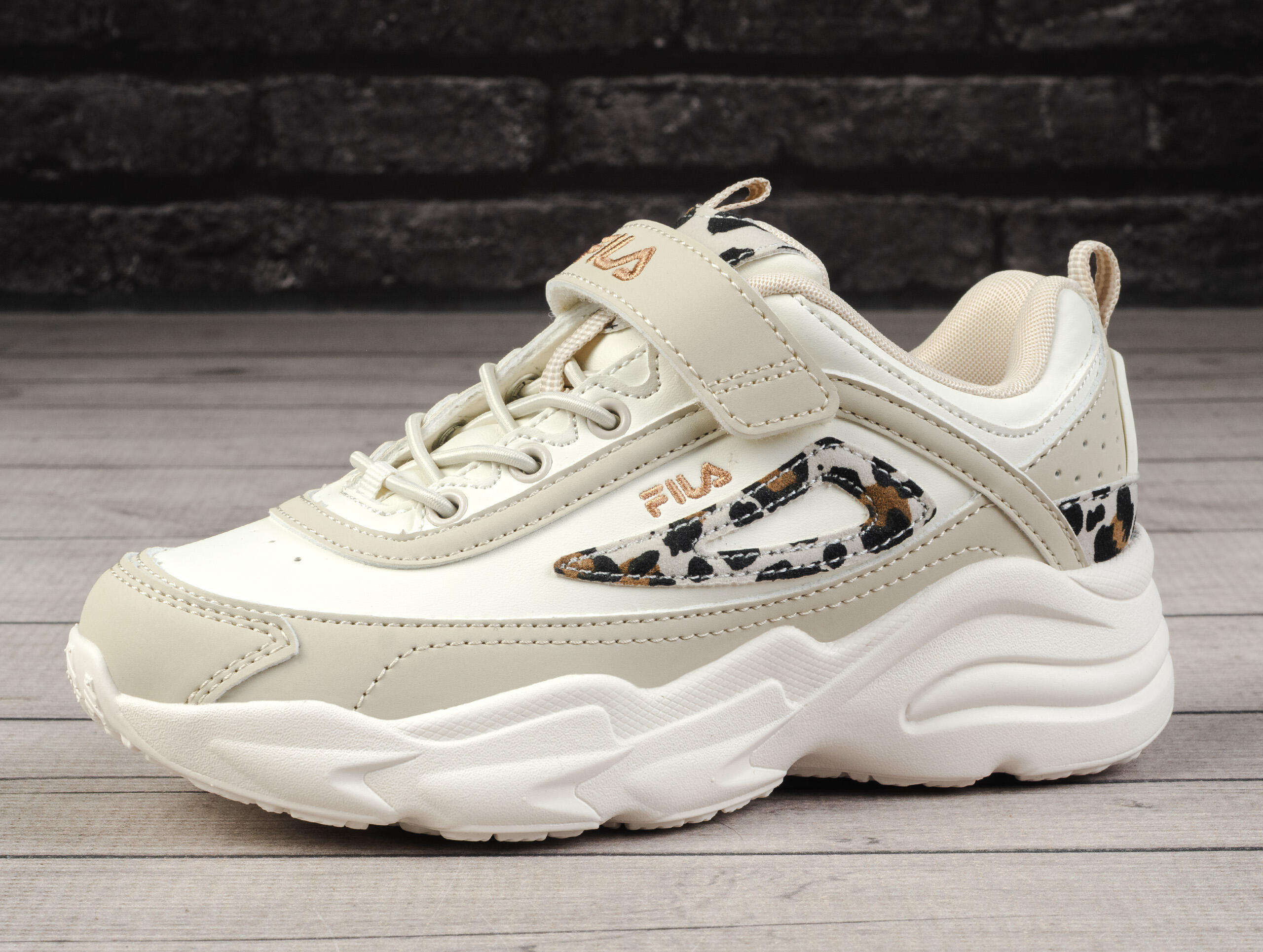 Buty dziecięce sportowe sneakersy na rzep Fila SKYE V KIDS 3/6