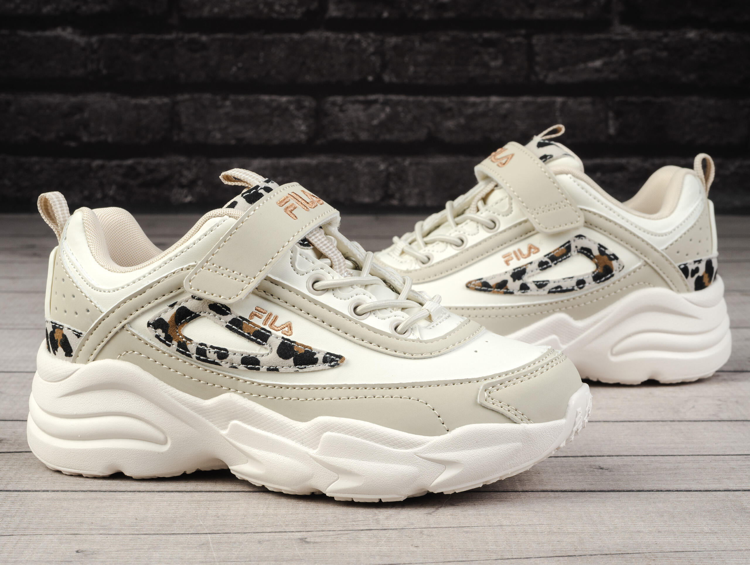 Buty dziecięce sportowe sneakersy na rzep Fila SKYE V KIDS 2/6