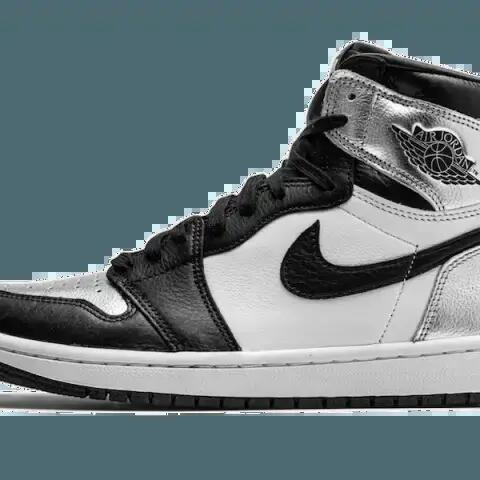 BLACK / WHITE