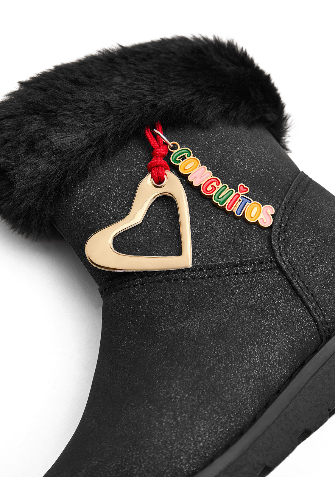 Botas de niña con forro interior detalle charm corazón 3/4