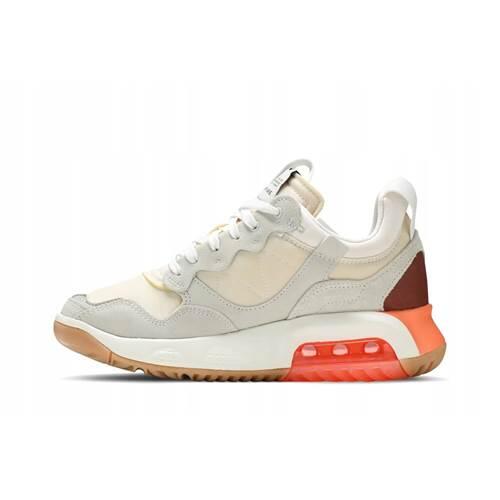 Chaussures universel femmes Nike Air Jordan MA2 3/5