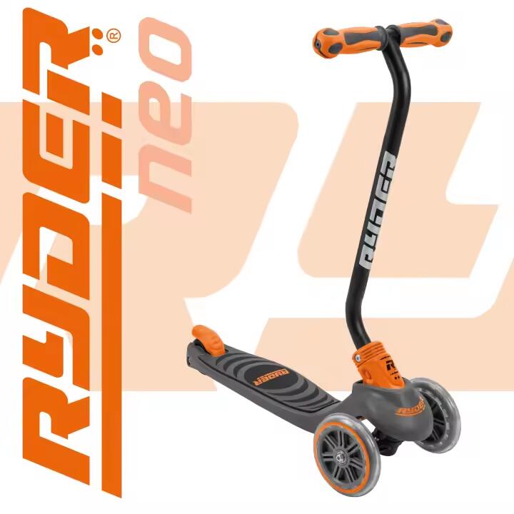 Patinete 3 ruedas Ryder Neo naranja y negro (3401), base antideslizante. 5/7