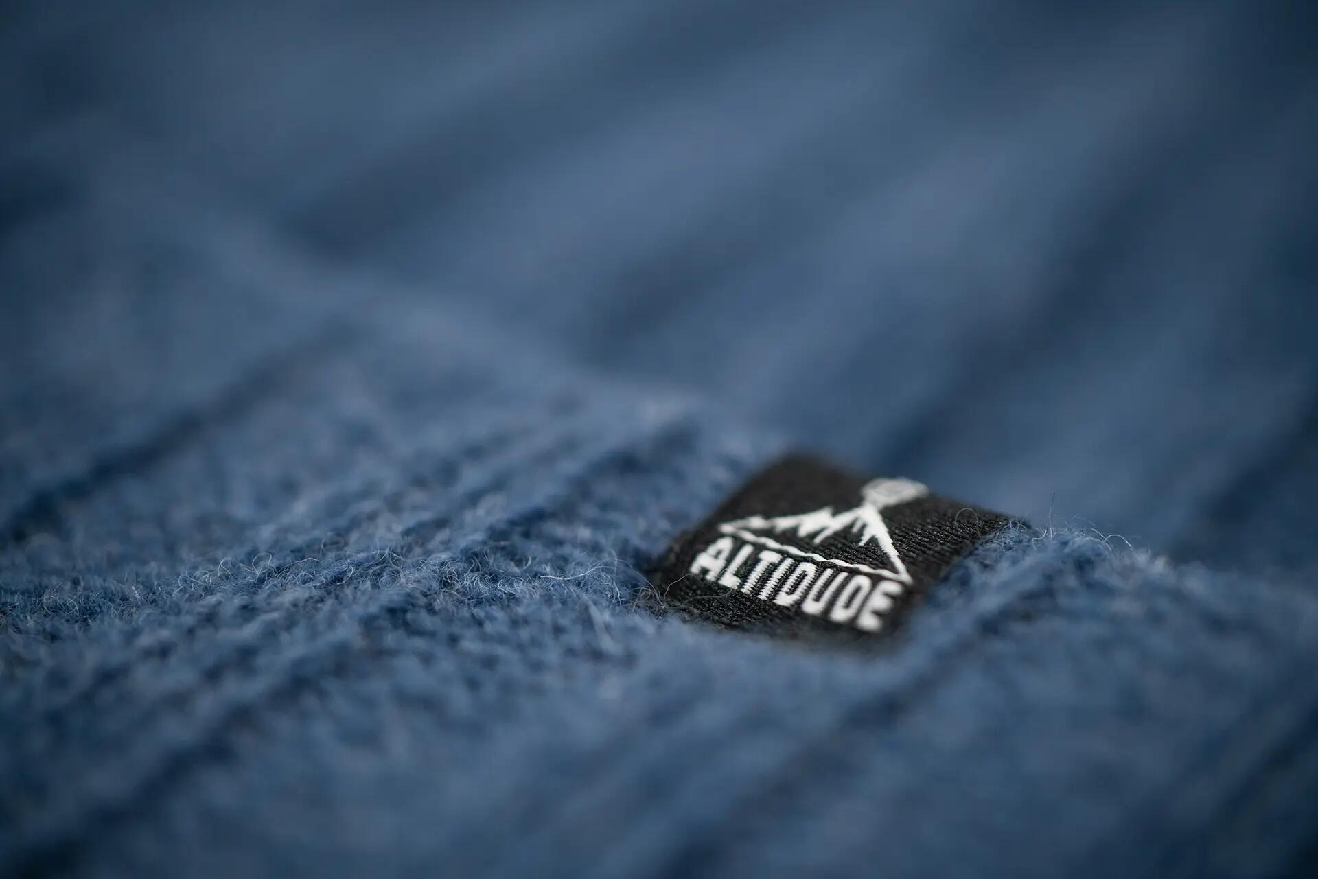 Crest – Mid Blue 3/5