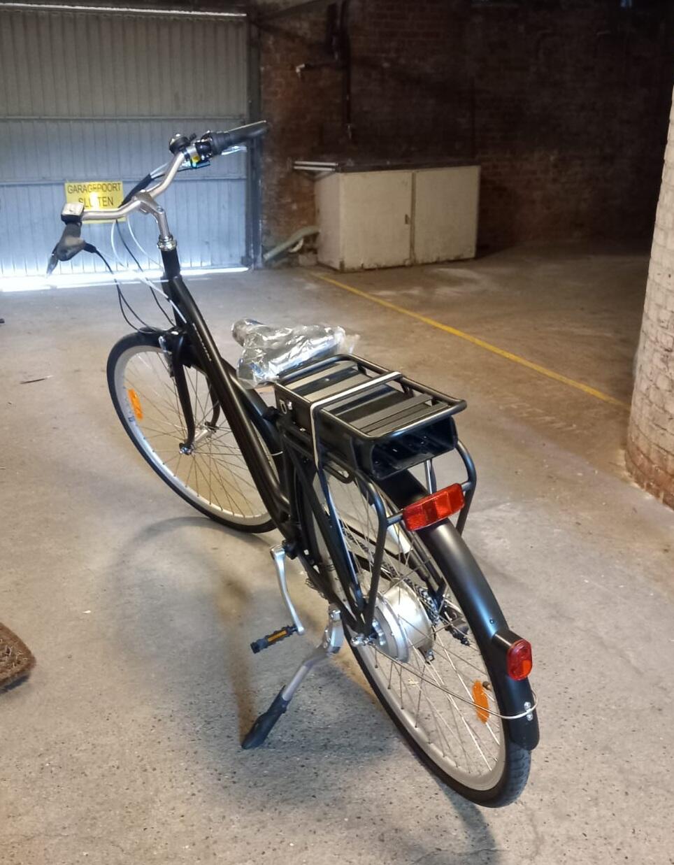 Entre Particuliers - Noir, NOUVEAU, vélo électrique pour femmes, Btwin 2/7