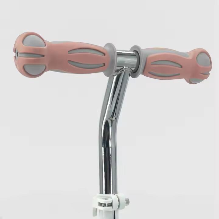 Patinete Ryder 2 ruedas rosa pálido, base antideslizante y ligero. 4/5