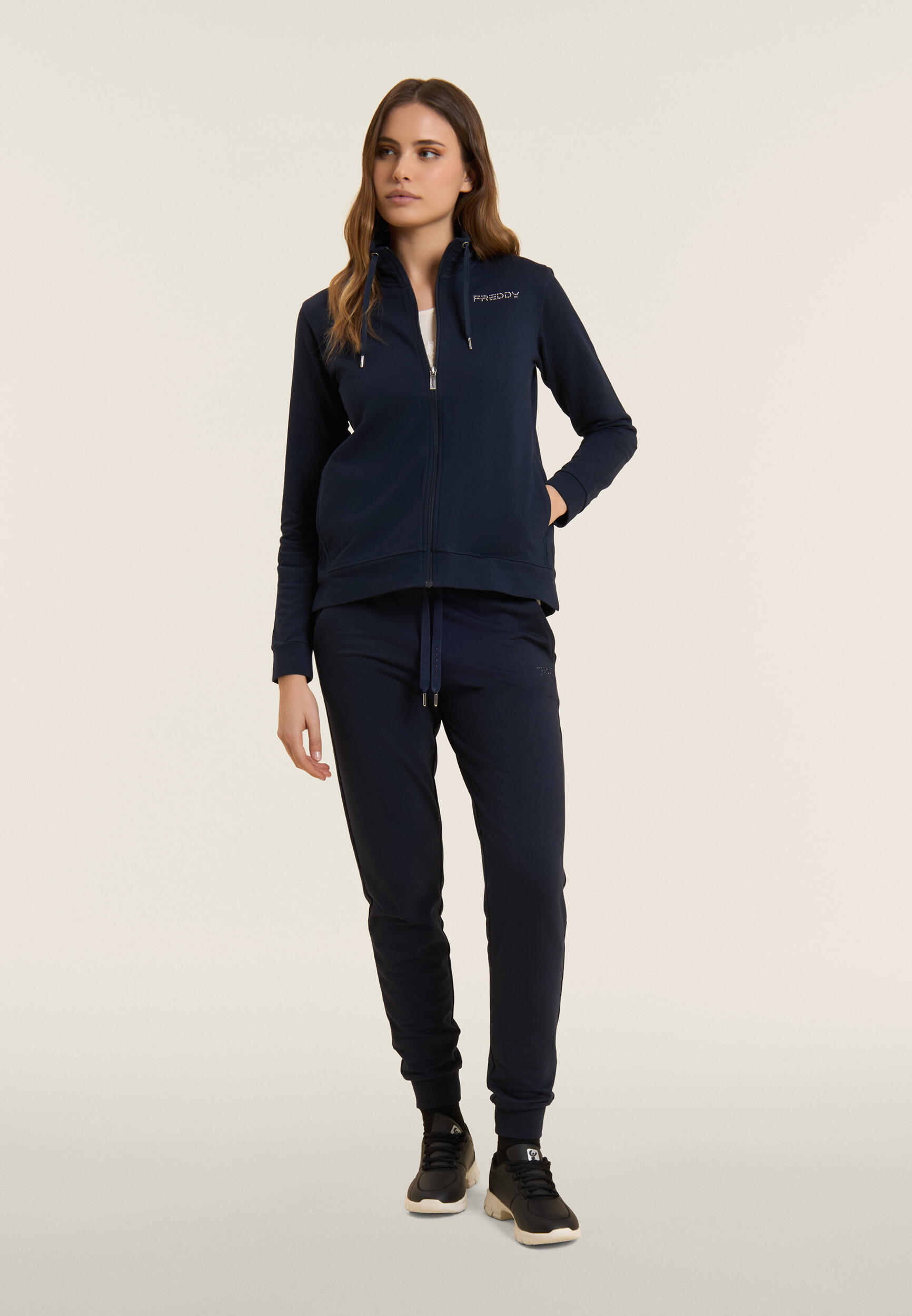 Pantalon de sport avec bas côtelés et paillettes 5/5