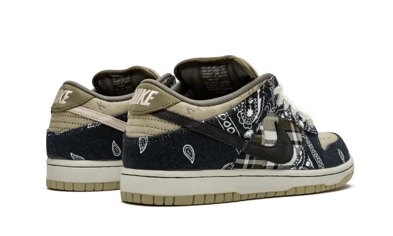 Nike SB Dunk Low Travis Scott 3/4