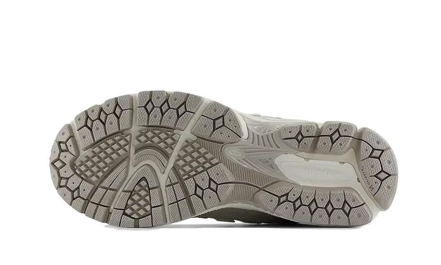 New Balance 1906R Grey Days 3/4