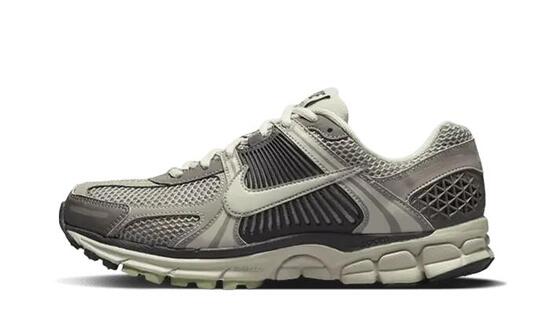 Nike Zoom Vomero 5 Cobblestone (W)