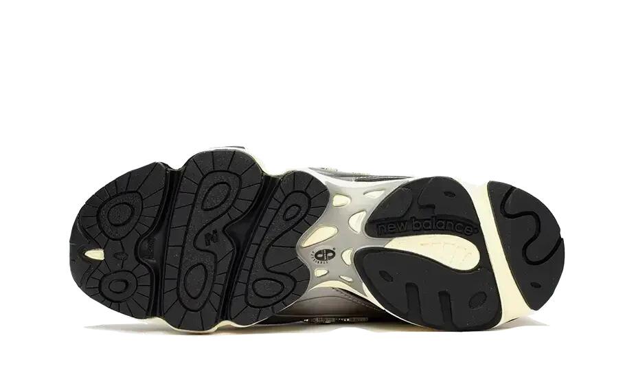 New Balance 1000 Silver Metallic 3/3