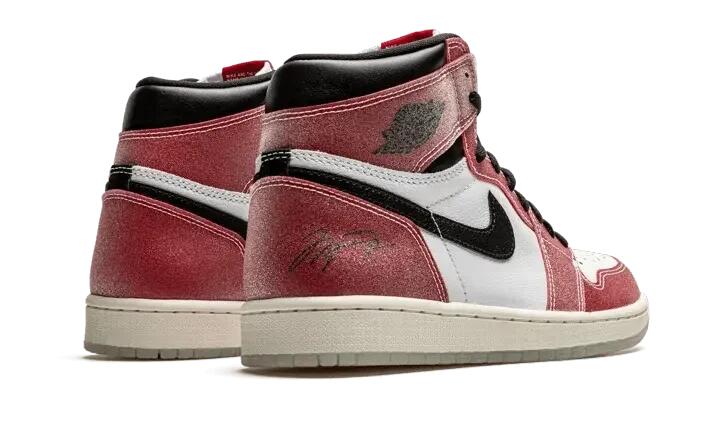 Jordan 1 Retro High Trophy Room Chicago F&F, blaue Schnürsenkel 3/4