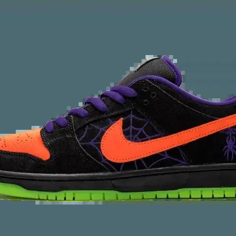 Nike SB Dunk Low Night of Mischief Halloween