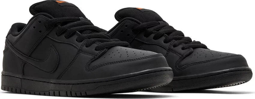 Nike SB Dunk Low Pro Triple Black 3/5