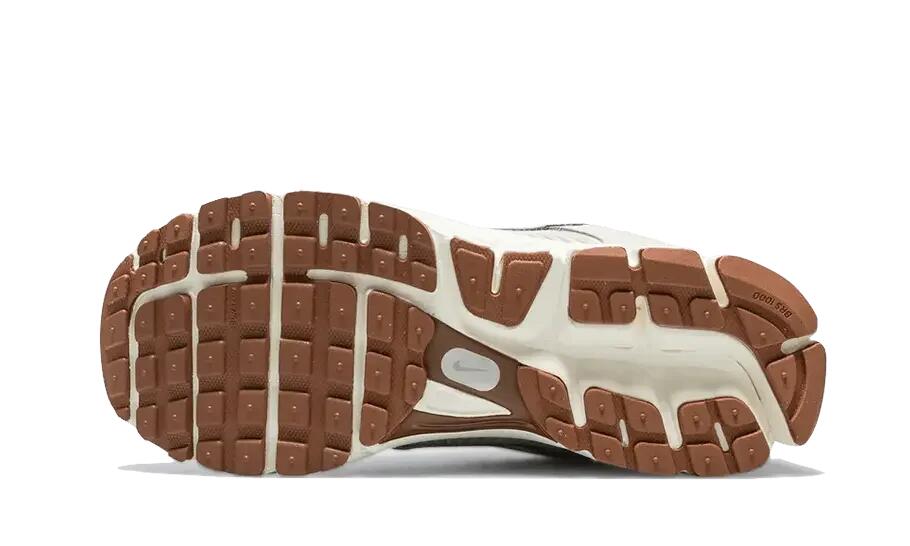 Nike Zoom Vomero 5 Light Orewood Brown (W) 4/4