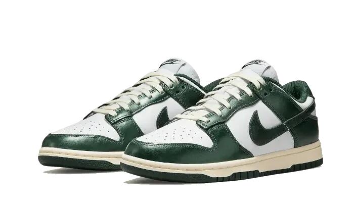 Nike Dunk Low Vintage Green Damen 2/3