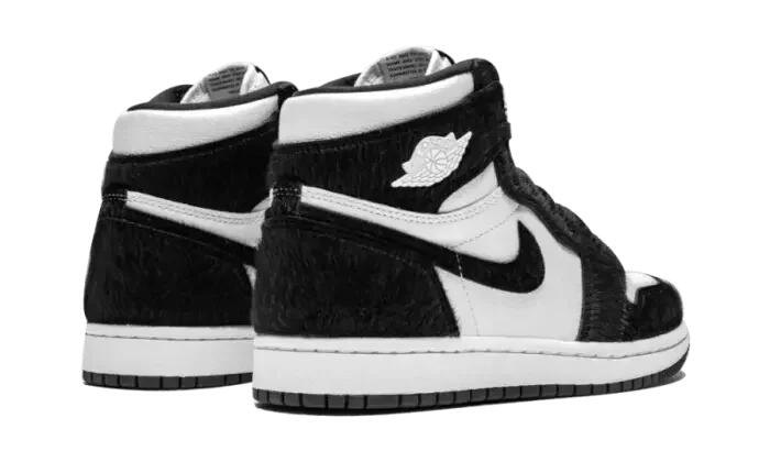 Air Jordan 1 Retro High OG Panda Twist 3/4