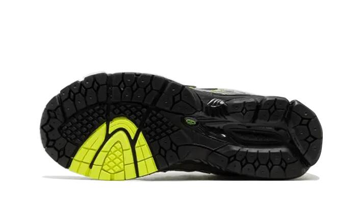 New Balance 1906R Volt Black 4/4