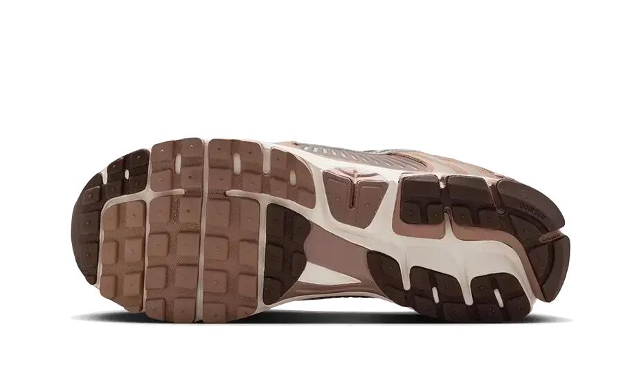 Nike Zoom Vomero 5 Dusted Clay 3/4