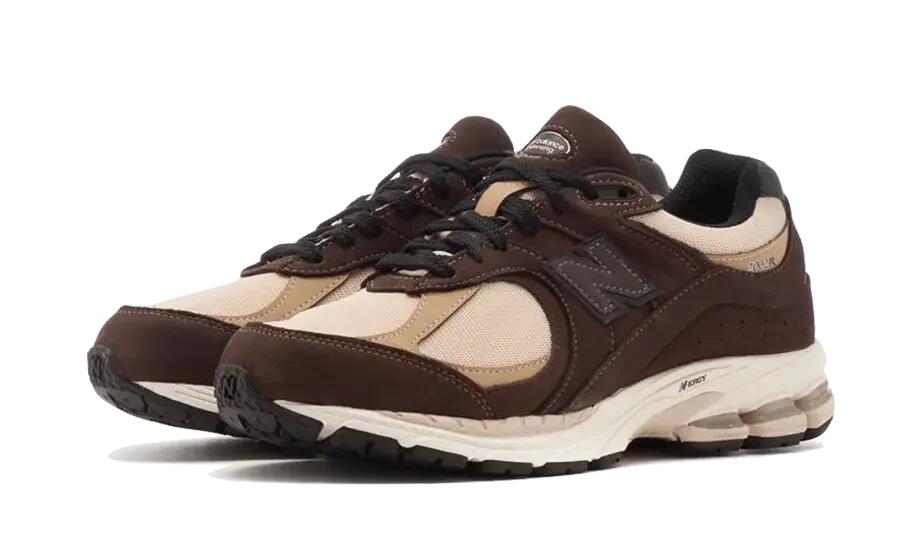 New Balance 2002R Gore-Tex Black Coffee 2/4
