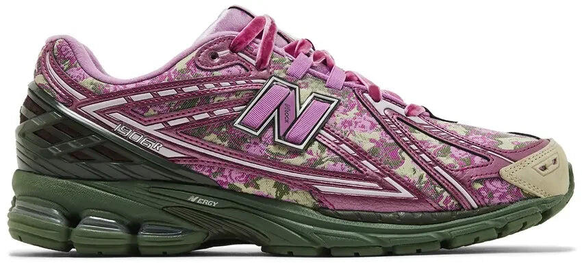 NEW BALANCE picture