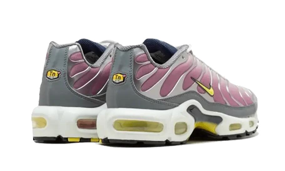 Nike Air Max Plus Violet Dust 3/4