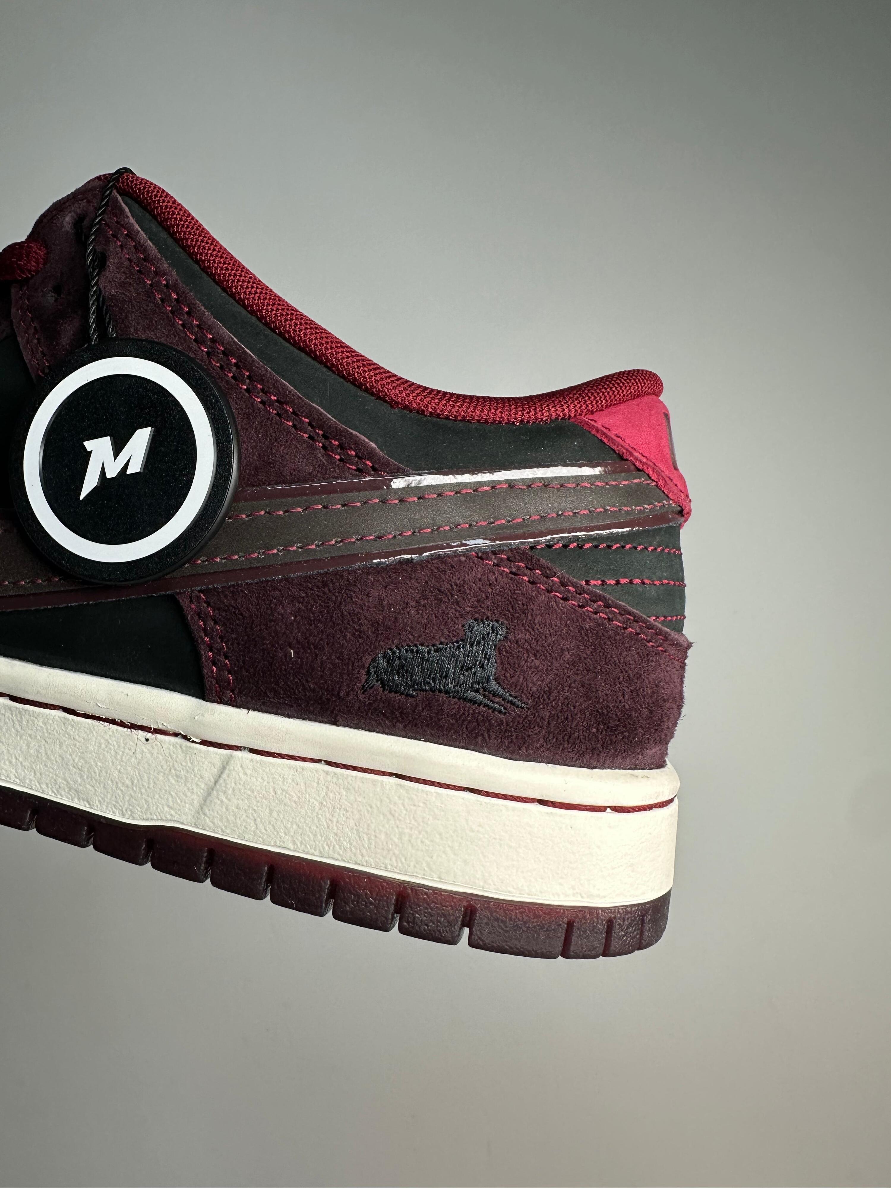 Nike SB Dunk Low Riot Skateshop 3/3