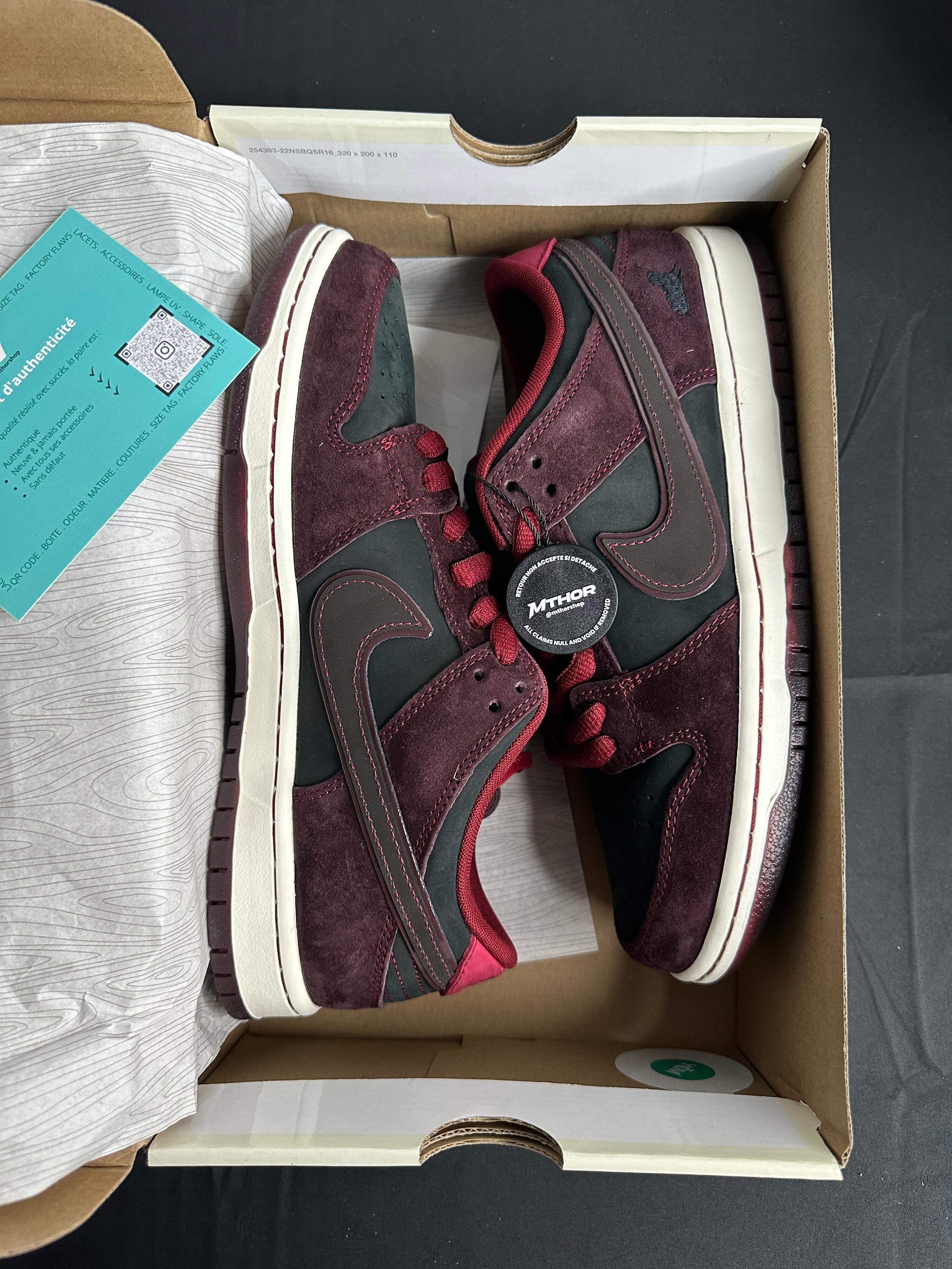 Nike SB Dunk Low Riot Skateshop 2/3