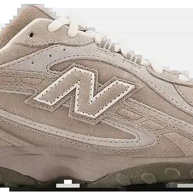 New Balance 204L Mushroom Arid Stone