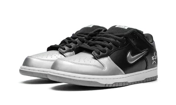 Nike SB Dunk Low Supreme Jewel Swoosh Silver 2/5