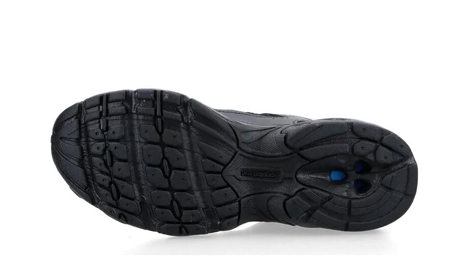 New Balance 530 Triple Black Leather 3/3