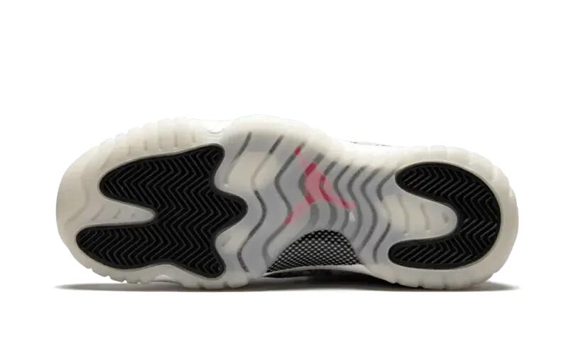 Air Jordan 11 Low Snakeskin Light Bone 4/4