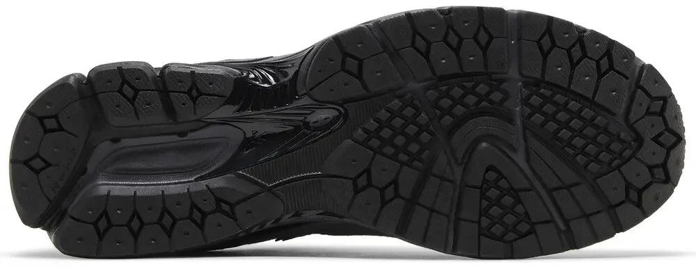 New Balance 2002R Black Dark Grey 3/5