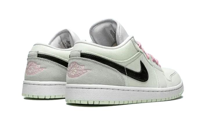 Air Jordan 1 Low Barely Green 3/4