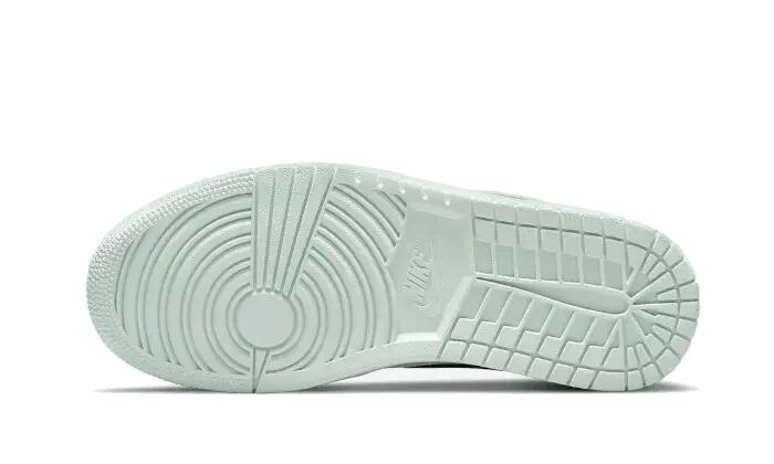 Air Jordan 1 Low Barely Green 4/4