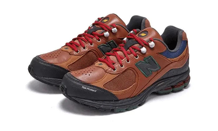 New Balance 2002R Hiking Brown 2/3