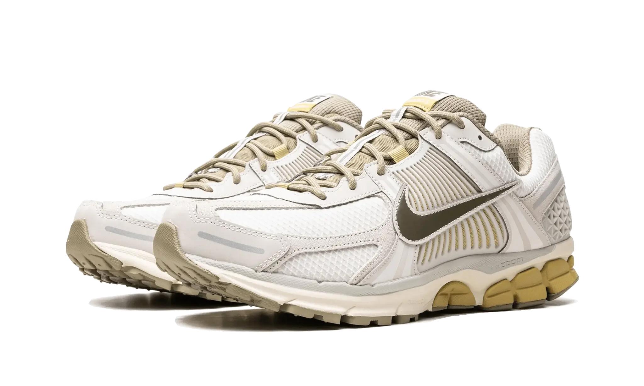 Nike Zoom Vomero 5 SP Light Bone Neutral Olive 2/4